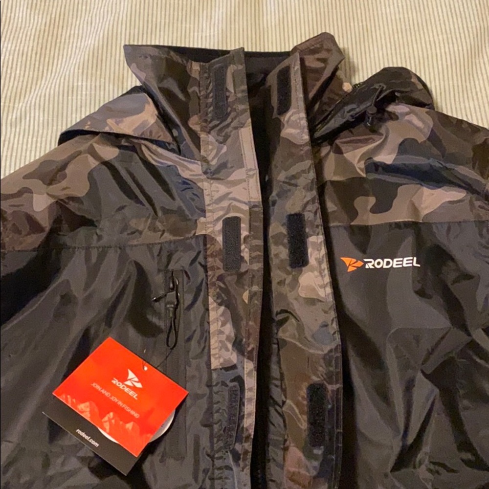 Rodeel Waterproof Jacket - Picture 2 of 8